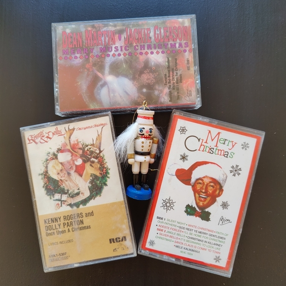 3 Christmas 🎄 🎁 Themed Cassettes with old favorites - Picture 9 of 9